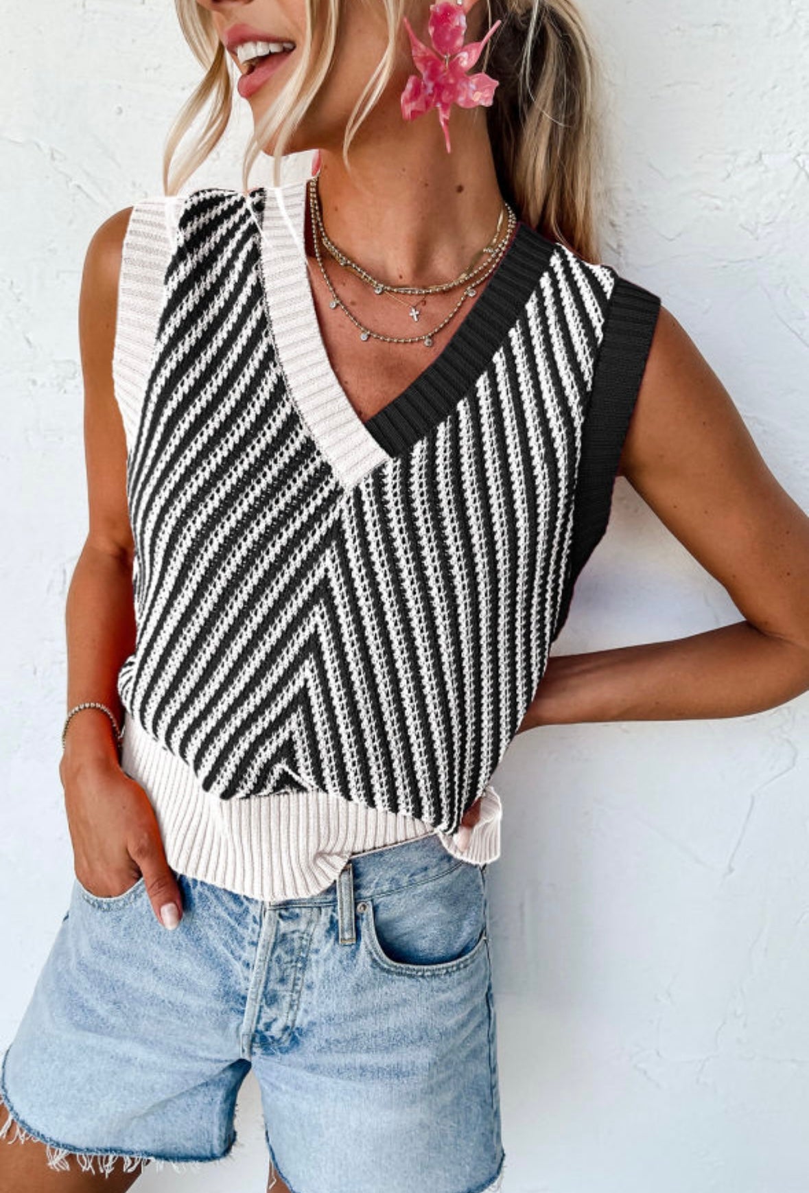 Black contrast V neck vest